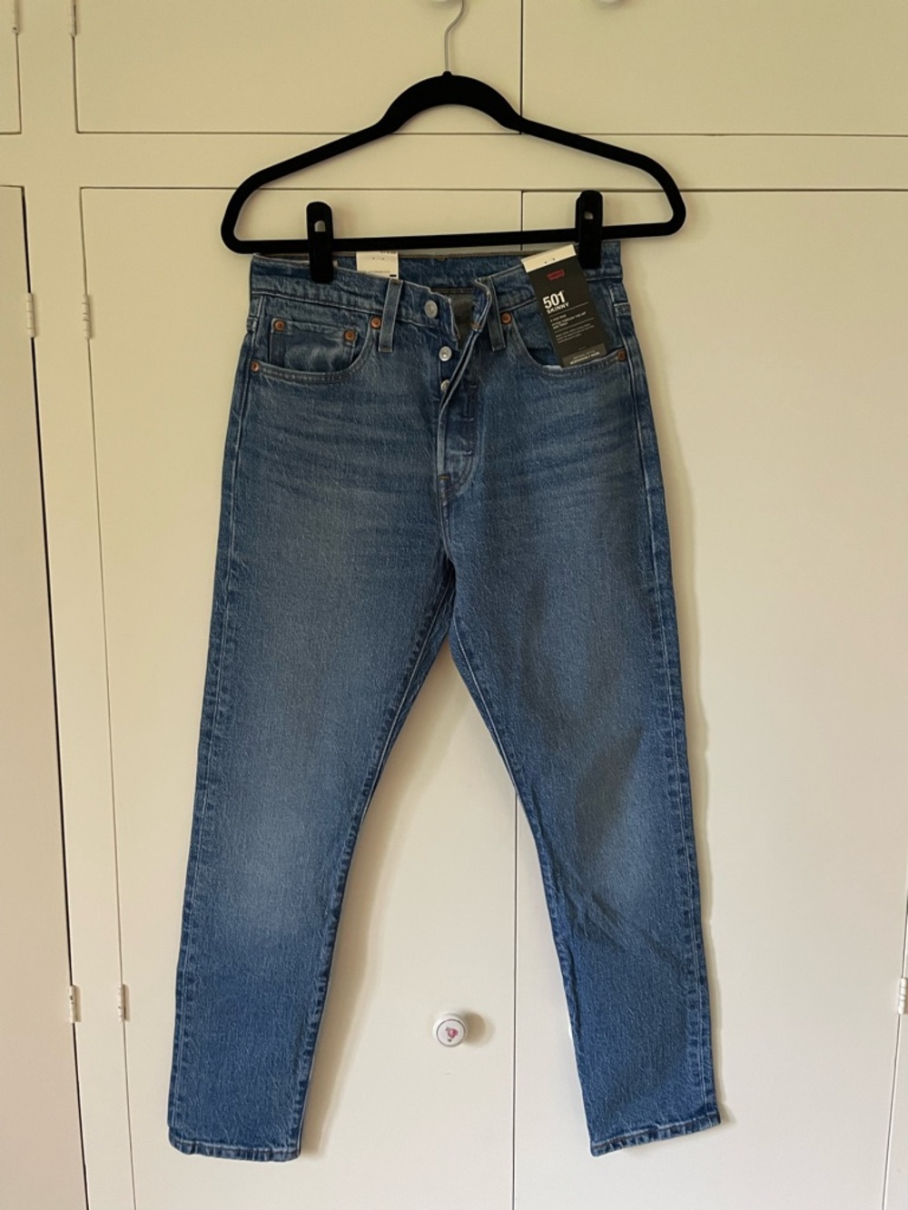 NWT Levi's 501 Skinny Women’s Jeans in Medium Blue with 5 button fly size 27x28